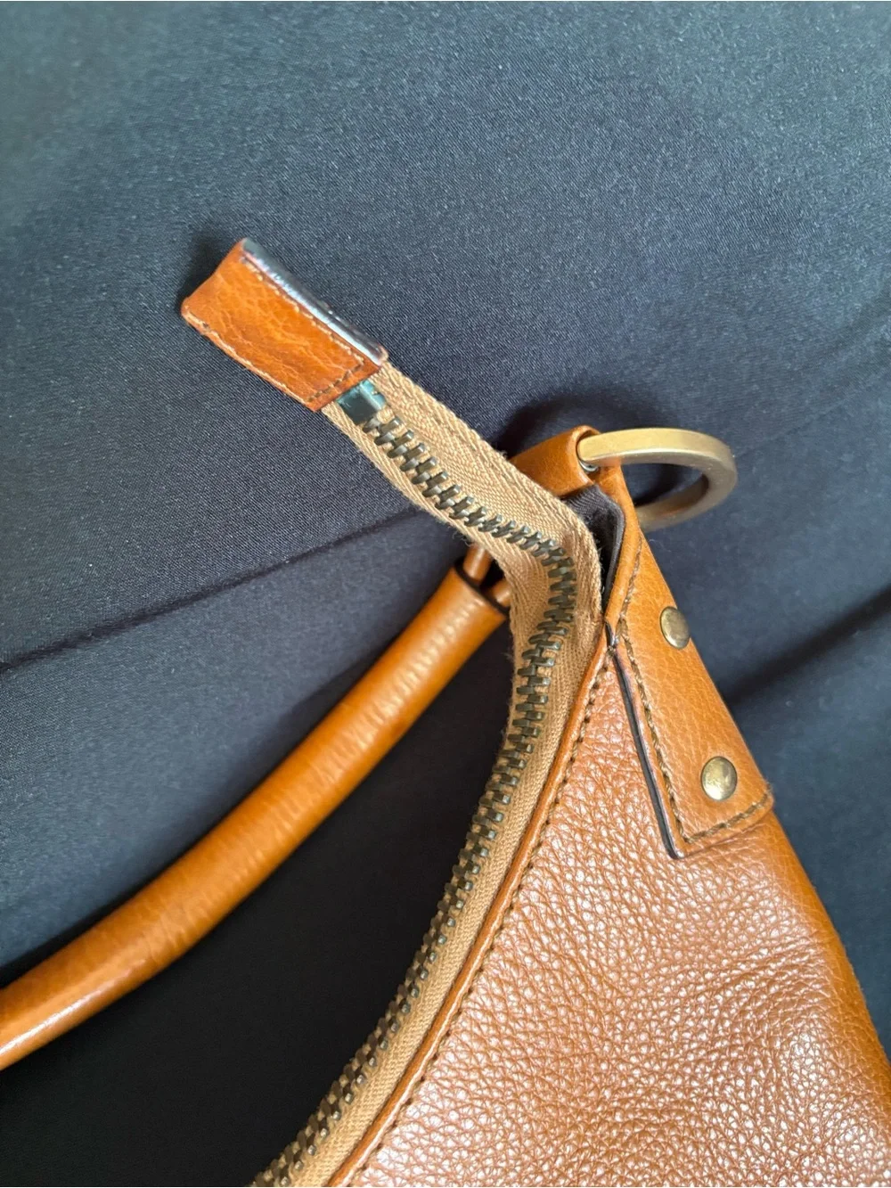 Vintage Gucci GG Ring Handle Small Hobo Bag Tan Leather Y2K